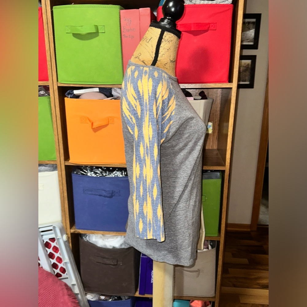 LuLaRoe Randy tee - Picture 5 of 8